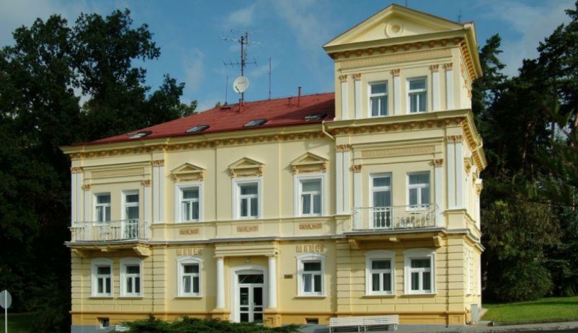 Lázeňský dům Mánes Konstantinovy Lázně